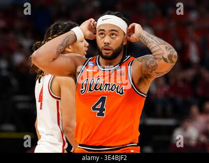 Houston, Texas, États-Unis. 26 mars 2026. Le garde de l'Illinois KYLAN BOSWELL (4) réagit lors du tournoi de basket-ball masculin de la NCAA Sweet Sixteen match entre les Cougars de Houston et les Illini de l'Illinois Fighting le 26 mars 2026 à Houston, Texas. Illinois a gagné, 65-55. (Crédit image : © Scott Coleman/ZUMA Press Wire) USAGE ÉDITORIAL SEULEMENT ! Non destiné à UN USAGE commercial ! Banque D'Images