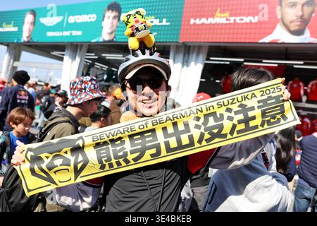 Suzuka, Japon. 27 mars 2026. Atmosphère du circuit - ventilateur 27.03.2026. Championnat du monde de formule 1, Rd 3, Grand Prix du Japon, Suzuka, Japon, journée d'entraînement. Crédit : James Moy/Alamy Live News Banque D'Images