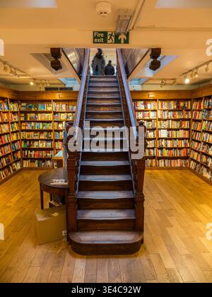 The Basement, Daunt Books, Marylebone, Londres, Royaume-Uni. Banque D'Images