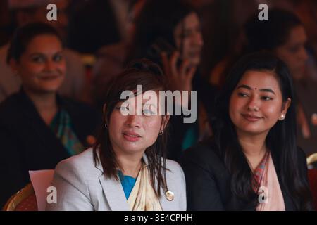 Katmandou, Népal. 27 mars 2026. Les législateurs nouvellement nommés assistent à la cérémonie de prestation de serment à la résidence présidentielle. (Photo de Skanda Gautam/SOPA images/SIPA USA) crédit : SIPA USA/Alamy Live News Banque D'Images