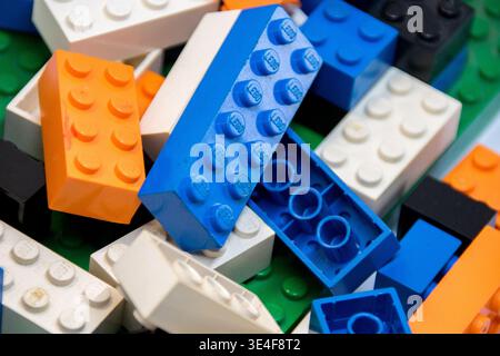 Briques de construction Lego multicolores pour jouets Banque D'Images