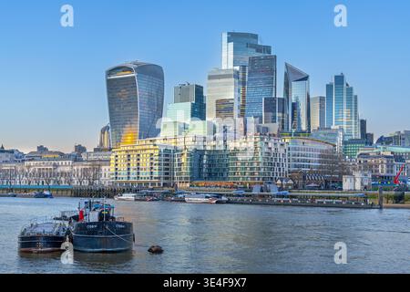 Skyline montrant les gratte-ciel commerciaux 20 Fenchurch Street, Leadenhall Building et 22 Bishopsgate dans le quartier financier de la ville de Londres, Angleterre, Royaume-Uni Banque D'Images