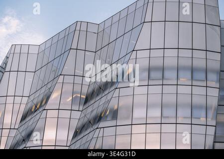 New York City - États-Unis - 14 mars 2019 : IAC Building, siège social d'InterActiveCorp situé au 555 West 18th Street, à l'angle nord-est de Elevent Banque D'Images