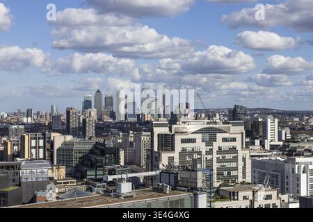 Skyline von London mit modernen Wolkenkratzern. Londres, Grossbritannien, 30. Maerz 2024 Banque D'Images