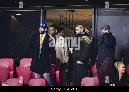 AMSTERDAM - Memphis Depay dans les tribunes lors du match international amical entre les pays-Bas et la Norvège au Johan Cruijff Arena le 27 mars 2026 à Amsterdam, pays-Bas. OLAF KRAAK / ANP crédit : ANP / Alamy Live News Banque D'Images