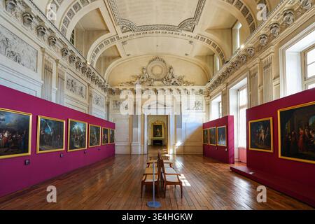 La grande galerie de chasses avec des plafonds voûtés et des peintures de scène de chasse au Palais de Compiègne, une ancienne résidence royale et impériale à Pica Banque D'Images
