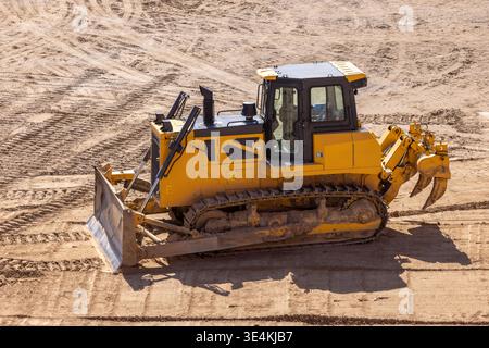 équipement lourd pour la construction de gratte-ciel sur un chantier de construction Banque D'Images