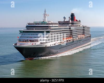Queen Victoria, un navire de croisière de classe Vista exploité par Cunard Line, qui fait partie de la Carnival Corporation. Banque D'Images