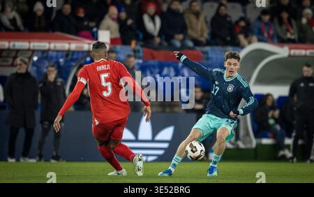 Bâle, Suisse. 27 mars 2026. Florian Wirtz (DFB) Manuel Akanji (sui) Suisse - Allemagne Schweiz - Deutschland 27.03.2026 Copyright (nur Banque D'Images