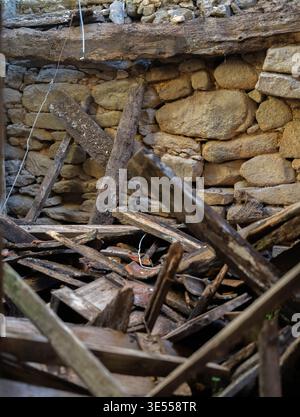 Intérieur d'une maison en ruine Banque D'Images