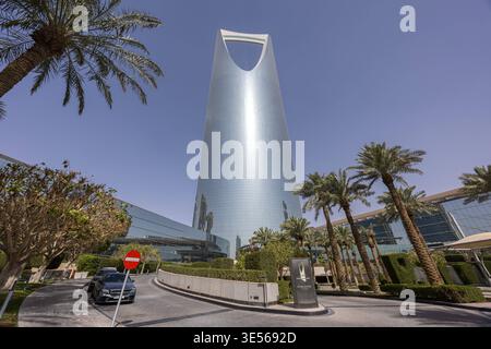 Riad Skyline Kingdom Centre Tower Hochhaus in Riad, Saudi-Arabien Riad, Saudi-Arabien - 15. Février 2026 : Riad Skyline Kingdom Centre Tower Hochhaus à Riad, Arabie Saoudite. *** Riyad Skyline Kingdom Centre Tower gratte-ciel à Riyad, Arabie Saoudite Riyad, Arabie Saoudite 15 février 2026 Riyad Skyline Kingdom Centre Tower à Riyad, Arabie Saoudite Banque D'Images