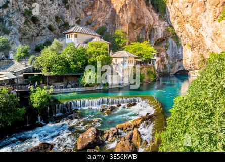 Monastère derviche ou tekke à la source de la rivière Buna à Blagaj, Bosnie-Herzégovine Banque D'Images
