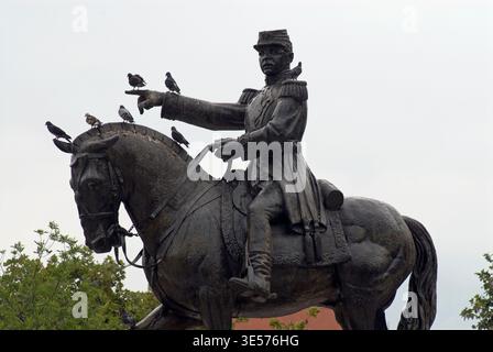 Une statue de héros national à Monterrey, au Mexique Banque D'Images