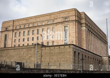 Helsinki, Uusimaa, Finlande. 29 mars 2026. Vue du Parlement finlandais (Eduskuntatalo) à Helsinki. Conçu par J.S. Sirén et achevé en 1931, il est un exemple marquant du classicisme des années 1920. (Crédit image : © Jani Hakala/ZUMA Press Wire) USAGE ÉDITORIAL SEULEMENT ! Non destiné à UN USAGE commercial ! Banque D'Images