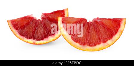 Tranches d'orange sicilienne juteuse isolées sur blanc Banque D'Images