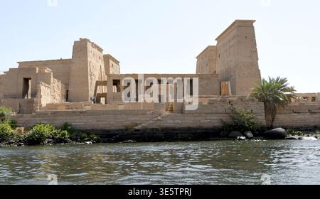 23 février 2026, Assouan, USA : Temple Philae sur l'île d'Agilika près d'Assouan. Le temple a été reconstruit sur l'île après avoir été partiellement submergé lorsque le lac Nasser a été créé par la construction du haut barrage d'Assouan. (Crédit image : © Mark Hertzberg/ZUMA Press Wire) USAGE ÉDITORIAL SEULEMENT ! Non destiné à UN USAGE commercial ! Banque D'Images