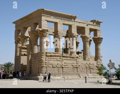 23 février 2026, Assouan, USA : Temple Philae sur l'île d'Agilika près d'Assouan. Le temple a été reconstruit sur l'île après avoir été partiellement submergé lorsque le lac Nasser a été créé par la construction du haut barrage d'Assouan. (Crédit image : © Mark Hertzberg/ZUMA Press Wire) USAGE ÉDITORIAL SEULEMENT ! Non destiné à UN USAGE commercial ! Banque D'Images