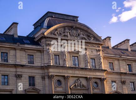 Paris, France - 08 04 2025 : détail architectural de la Cour de Cassation sur l'Ile de la Cité. L'image met en évidence l'orné Banque D'Images