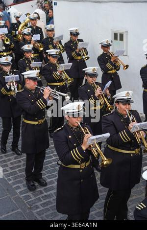Fanfare dans la procession de pâques pendant la semaine Sainte, Semana Santa, Mijas, Andalousie, Espagne. Banque D'Images