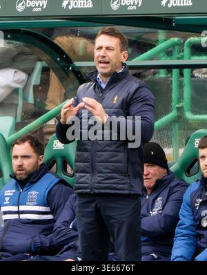 Édimbourg, Royaume-Uni. 04th Apr, 2026. Scottish Premiership - Hibernian FC v Kilmarnock FC 04042026 Kilmarnock L'entraîneur-chef de Kilmarnock, Neil McCann, donne des instructions à ses payeurs alors que Hibs affronte Kilmarnock en Scottish Premiership au Easter Road Stadium, à Édimbourg, au Royaume-Uni. Crédit : Ian Jacobs/Alamy Live News Banque D'Images