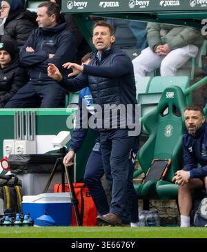 Édimbourg, Royaume-Uni. 04th Apr, 2026. Scottish Premiership - Hibernian FC v Kilmarnock FC 04042026 Kilmarnock L'entraîneur-chef de Kilmarnock, Neil McCann, crie des instructions à ses payeurs alors que Hibs affronte Kilmarnock en Scottish Premiership au stade Easter Road, à Édimbourg, au Royaume-Uni. Crédit : Ian Jacobs/Alamy Live News Banque D'Images