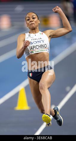 Larissa Iapichino, d’Italie, participe au saut en longueur féminin aux Championnats du monde d’athlétisme en salle, Kujawsko-Pomorska Arena à Torun, en Pologne Banque D'Images
