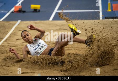 Larissa Iapichino, d’Italie, participe au saut en longueur féminin aux Championnats du monde d’athlétisme en salle, Kujawsko-Pomorska Arena à Torun, en Pologne Banque D'Images