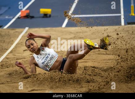 Larissa Iapichino, d’Italie, participe au saut en longueur féminin aux Championnats du monde d’athlétisme en salle, Kujawsko-Pomorska Arena à Torun, en Pologne Banque D'Images