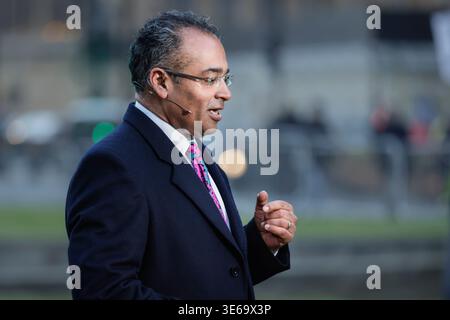 Krishnan Guru-Murthy, journaliste britannique, animateur de nouvelles télévisées et présentateur de nouvelles de Channel 4, Londres, Royaume-Uni Banque D'Images