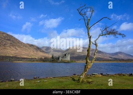 Le Château de Kilchurn sur Loch Awe en Ecosse Banque D'Images