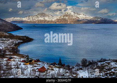 Vue panoramique du fjord Kaldfjorden, Tromso, Troms, Norvège Banque D'Images