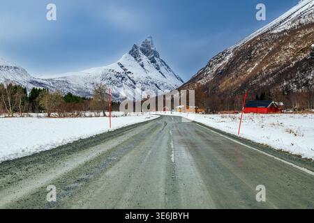 Mont Otertinden, Signaldalen, Troms, Norvège Banque D'Images