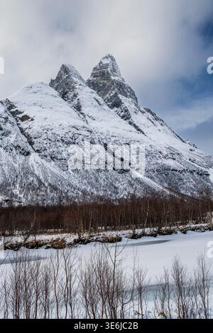 Mont Otertinden, Signaldalen, Troms, Norvège Banque D'Images