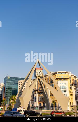 Emblématique Deira Clocktower Landmark avec chiffres arabes et signe Omega à Dubaï, Émirats arabes Unis. Banque D'Images