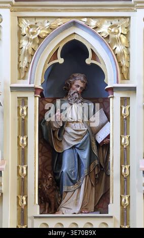 La statue de saint Marc évangéliste sur la chaire de l'église de Saint Matthieu en Croatie, Stitar Banque D'Images