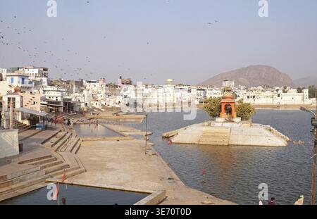 Pushkar-See oder Pushkar Sarovar in Pushkar, Rajasthan, Indien, heilige Hindu-Stadt Banque D'Images