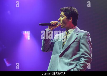 Fulminacci - nom de scène de Filippo Uttinacci - se produit en direct lors du concert du Palazzacci Tour 2026 sur la scène du Palazzo dello Sport le 9 avril 2026 à Rome, Italie Banque D'Images