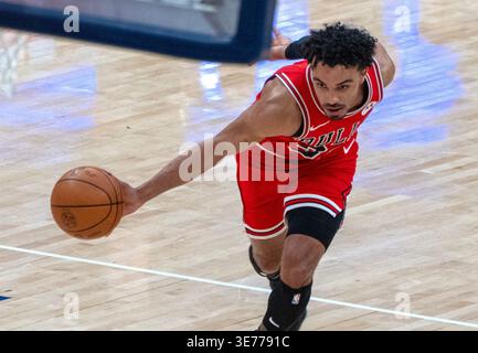 Washington, États-Unis. 09th Apr, 2026. WASHINGTON, DC - 09 AVRIL : le garde des Chicago Bulls Tre Jones (30) tend la main pour un ballon lâche lors d'un match NBA entre les Wizards de Washington et les Chicago Bulls le 9 avril 2026, à Capital One Arena, à Washington, DC. (Photo de Tony Quinn/SipaUSA) crédit : Sipa USA/Alamy Live News Banque D'Images