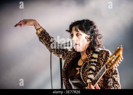 Concert - pale Waves - ouverture Louis Tomlinson Heather Baron-Gracie de pale Waves Bologna Unipol Arena Italie Copyright : xMirkoxFava/TSCKx/xLiveMediax LPM 2381442 Banque D'Images