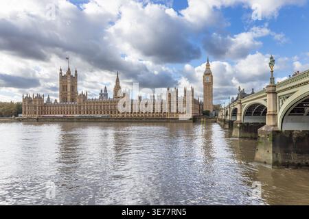 Le pont de Westminster et les chambres du Parlement Banque D'Images