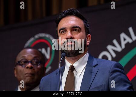 Le maire de New York, Zohran Mamdani, prend la parole lors du premier jour de la Convention du 35e anniversaire du National action Network (NAN) au Sheraton New York Times Square Hotel le 8 avril 2026 à New York. Banque D'Images