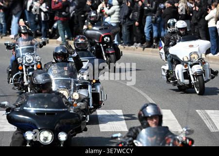 Podebrady, République tchèque. 11 avril 2026. Les amateurs de motos Harley-Davidson traversent le centre-ville de Podebrady, en République tchèque. Le 11 avril 2026, les coureurs marquent le début de leur 28e saison moto avec un défilé traditionnel de Prague à Podebrady. (Crédit image : © Slavek Ruta/ZUMA Press Wire) USAGE ÉDITORIAL SEULEMENT ! Non destiné à UN USAGE commercial ! Banque D'Images