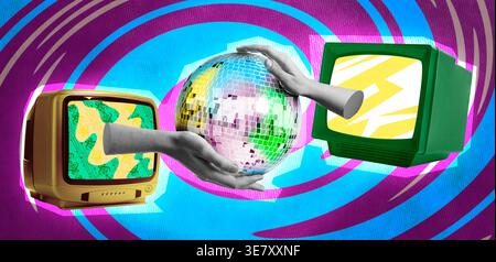 Conception d'affiche créative avec de vieux téléviseurs, des mains humaines et une boule disco sur fond lumineux Banque D'Images