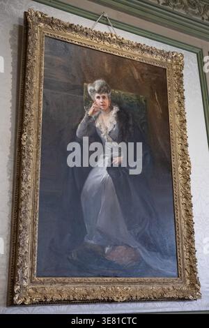 Portrait aristocratique de Frédérique Vallet-Bisson de Marie Fontaine, sauveuse du XXe siècle de Grignan château, dans la salle du Roi du château. Banque D'Images
