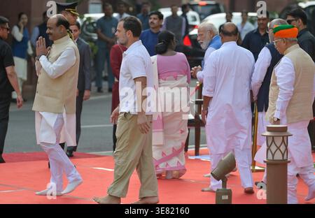 NEW DELHI, INDE - 11 AVRIL : le président Droupadi Murmu, le premier ministre Narendra Modi et le vice-président C. P. Radhakrishnan, le président du Lok Sabha Om Birla, le ministre de l'Union JP Nadda, l'Union MOS I/C Arjun Ram Meghwal, Lok Sabha LoP Rahul Gandhi, et d'autres pendant le 200e anniversaire de la naissance du Mahatma Jyotiba Phule à Prerna Sthal dans les locaux du Parlement, le 11 avril 2026 à New Delhi, Inde. Mahatma Jyotiba Phule était une réformatrice sociale visionnaire qui a joué un rôle crucial en défiant le système rigide des castes et en défendant l’éducation et l’égalité pour les femmes et les communautés marginalisées en Inde. Po Banque D'Images