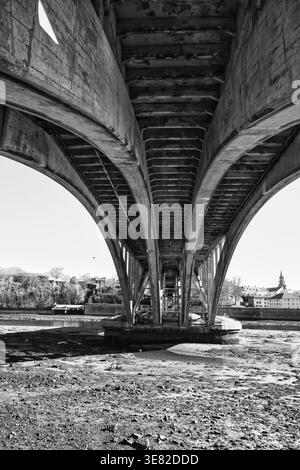 Pont Royal Tweed sur la rivière Tweed vers Berwick Banque D'Images