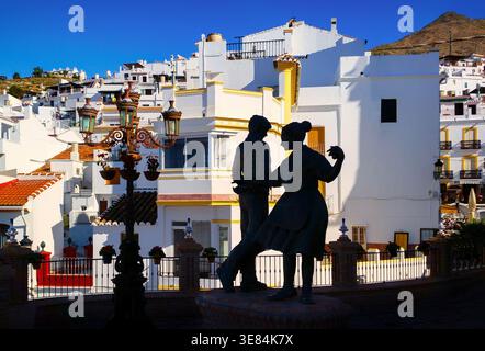 Sculpture silhouette célébrant le Fandango (danse) à Competa, Province de Málaga, Andalousie, Espagne Banque D'Images