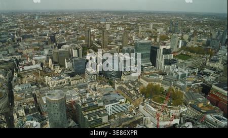 Une vue des quartiers de Moorgate et Liverpool Street à Londres vue depuis la plate-forme d'observation Horizon 22 Banque D'Images