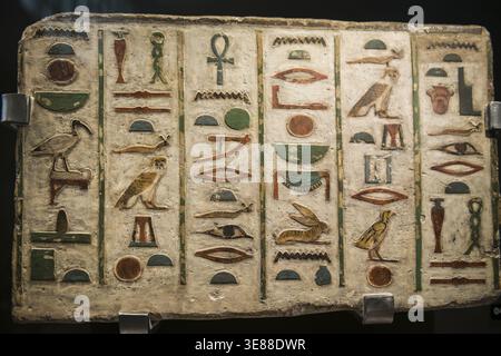 Hiéroglyphes, le Grand Musée égyptien, Grand Musée égyptien, GEM, Gizeh, le Caire, Égypte Banque D'Images