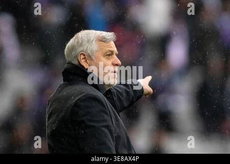 Bruno Genesio de Lille lors du championnat de France de Ligue 1 match de football entre Toulouse FC et LOSC Lille le 12 avril 2026 au stade de Toulouse, France - photo Nathan Barange / DPPI Banque D'Images